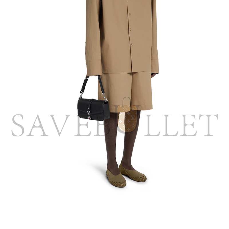 GUCCI SMALL CROSSBODY BAG WITH HOOK CLOSURE 821623 (23*13*6cm) GUCCI SMALL CROSSBODY BAG WITH HOOK CLOSURE 821623 (23*13*6cm)